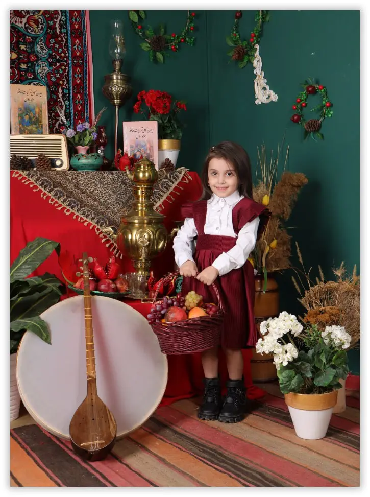 عکس کودک با آتلیه پدرام در شب یلدا
